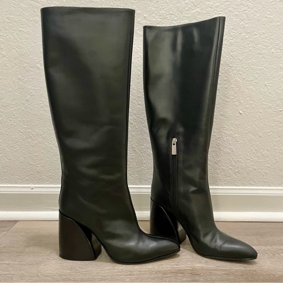 Chloe Black Leather Heeled Boots - Picture 2 of 8